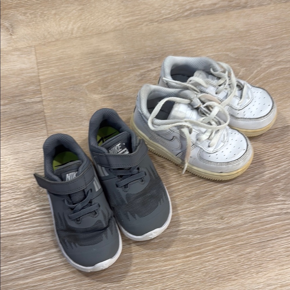 Nike Kids Dual-Tone Sneakers/ size 8C